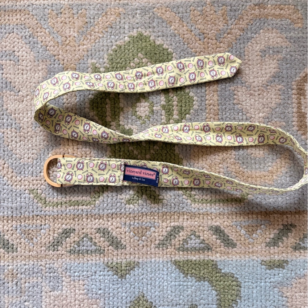 NWOT Vineyard Vines Light Yellow “Tee Time” Golf Patterned Belt